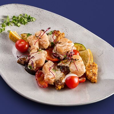 Треска с овощами в кисло-сладком соусев Конор по цене 860 ₽