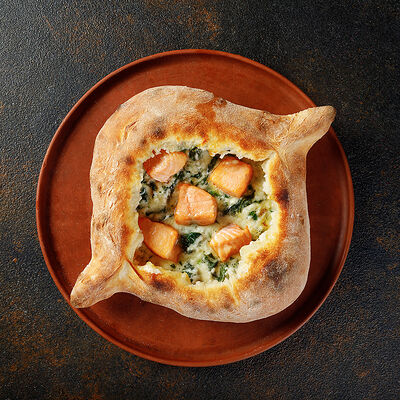 Хачапури по-аджарски с лососем в Shemodi Шемоди по цене 790 ₽