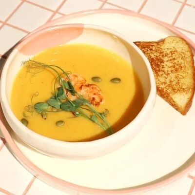 Тыквенный суп с креветками в Сладости и Радости Советская по цене 550 ₽