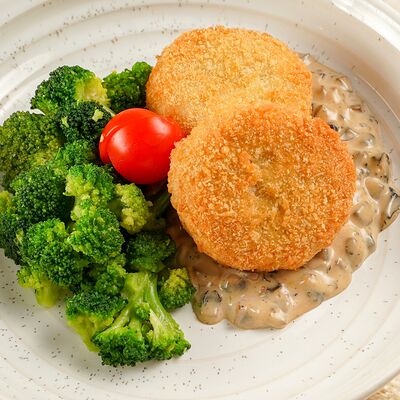 Котлеты из щуки с брокколи в сливочно-грибном соусе в Кофеварня по цене 679 ₽