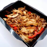 Лапша удон с курицей в Два зерна