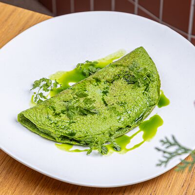 Нежный зелёный омлет в М2 Органик Клуб Патриаршие по цене 500 ₽