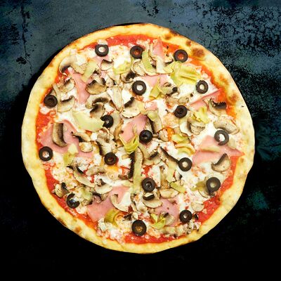 Пицца Капричиоза 30 см в Остерия Il Massimo по цене 790 ₽