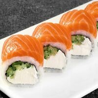 Ролл Филадельфия в Takamura Sushi