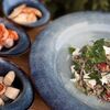 Микс-салат с киноа, овощами и тигровыми креветками в Крылья Гастробар по цене 940