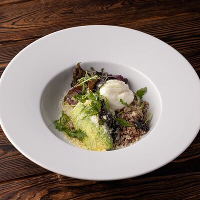 Гречка с пармезаном и яйцом пашот в Luciano по цене 590 ₽