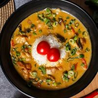 Тай карри желтый с курицей и грибами в 4Pho