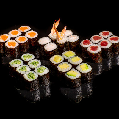 Хосомаки Сет в Yo! curry & sushi по цене 1890 ₽