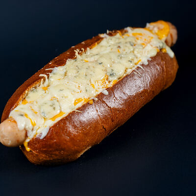 Хот-дог Четыре сыра в Shot Dogs убойные хот-доги по цене 420 ₽