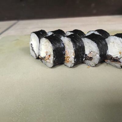 Ролл Шиитаке с сыром в Sushi vrn по цене 455 ₽