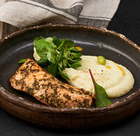 Лосось запеченый в прованских травах в Mojo