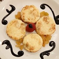 Сырники с изюмом в КофейняОракул