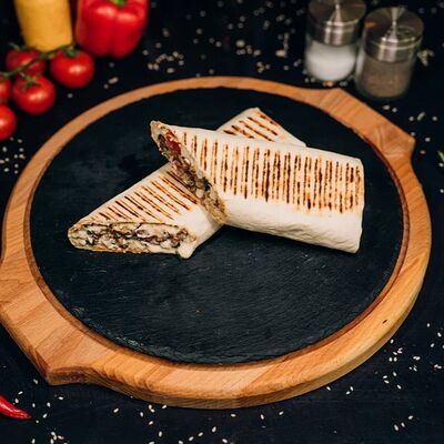 Шаурма Пикантная в FoodBox по цене 560 ₽