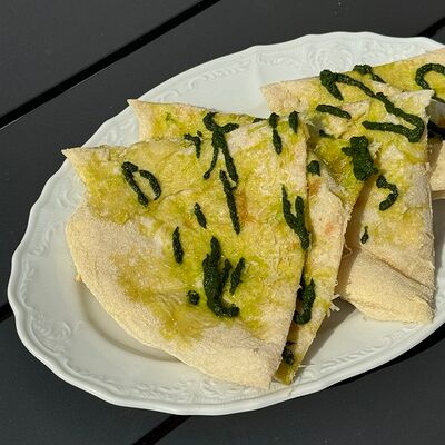 Фокачча с песто и пармезаном в Мари по цене 140 ₽
