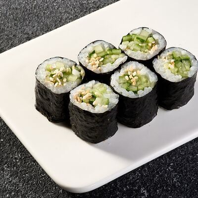 Ролл Огурец в Takamura Sushi по цене 160 ₽