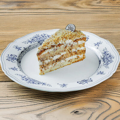 Торт ореховый в Онегин дача по цене 590 ₽