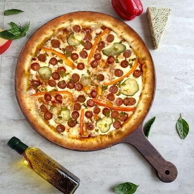 Мексиканский охотник в Cheese Board Pizza по цене 790 ₽