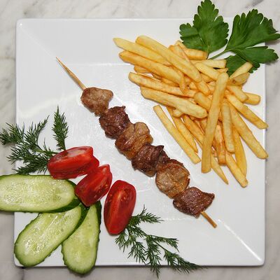 Детский шашлычок из барашка с овощами в FastШашлык и Хинкали по цене 350 ₽