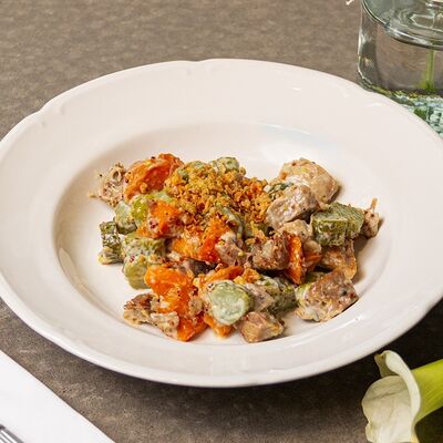 Сытный салат с индейкой и печеным бататом в Breakfast House по цене 1560 ₽