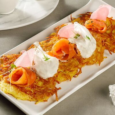 Картофельные драники с лососем в Объект по цене 770 ₽