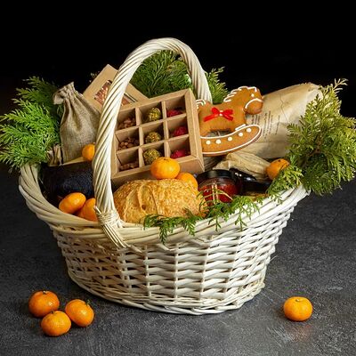 Подарочная корзинав Fish Point по цене 12000 ₽