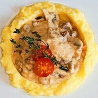 Говядина по-строгановски в Ресторан Хата возле Шереметьево