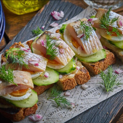 Брускетта с олюторской сельдью в Сыроварня по цене 650