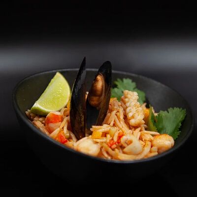 Рис Том ям в Суши и Роллы Ли по цене 550