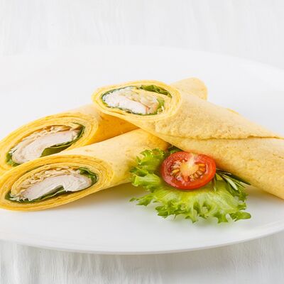 Сэндвич-ролл Цезарь в MaxBakery по цене 250 ₽