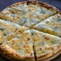 Пицца Четыре сыра в Ривьера