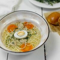 Куриная лапша по-домашнему с фрикадельками в Подъезд Вино Еда