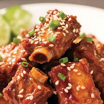 В16 Свиные ребра в кисло-сладком соусе糖醋排骨 в Charlie tea по цене 820 ₽