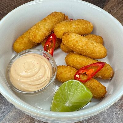 Жареная моцарелла с соусом ким чи в Малевичи по цене 580 ₽