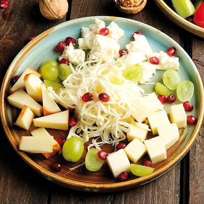 Ассорти сыров в Гамарджоба по цене 755 ₽