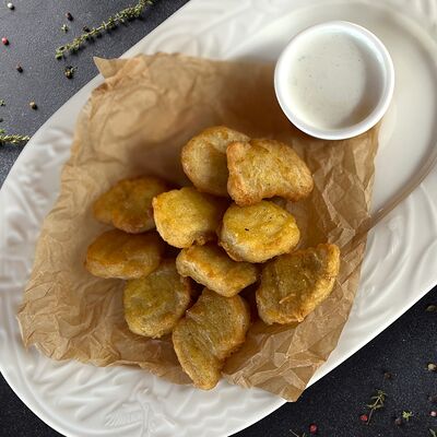 Куриные наггетсы с сырным соусом в Шале Берёзка по цене 550 ₽