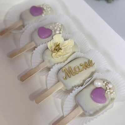 Нежные пирожные для замечательной мамы или бабушки в Амрита по цене 1450 ₽