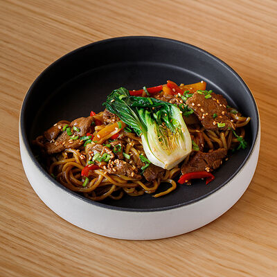 Вок с говядиной в Kenobi по цене 790 ₽