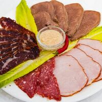 Мясное ассорти в Шарль азнавур