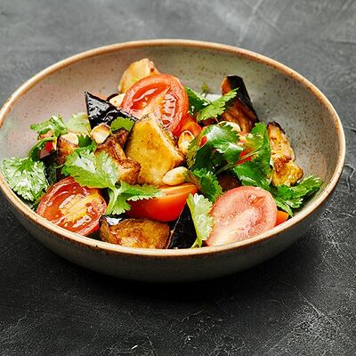 Салат с баклажанами и томатами в Гранат по цене 310