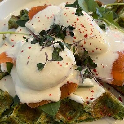 Шпинатная вафля в Pitchii Coffee and Waffles по цене 1050 ₽