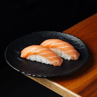 Нигири Лосось (2 шт) в Buba Sushi по цене 790 ₽