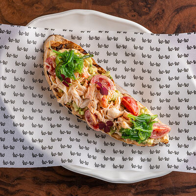 Брускетта с крабом в Чочо по цене 1200 ₽