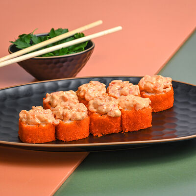 Ролл Тартар из лосося в Зебры по цене 710 ₽