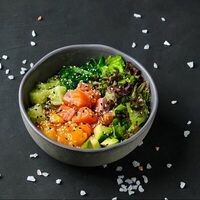 Поке с лососем в Mesto Sushi & Grill