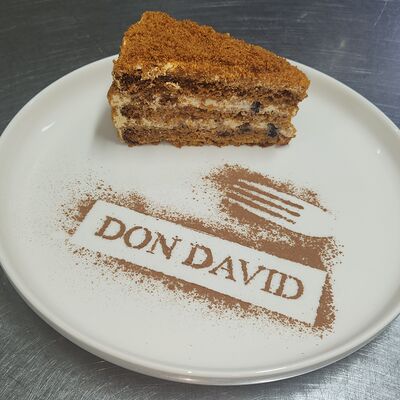 Медовик с черносливомв Don David по цене 600 ₽