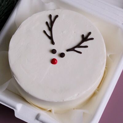 Бенто-торт на Новый год оленёнок в Miracle bakery по цене 2290 ₽