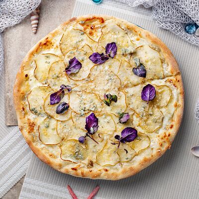 Пицца Формаджиов Сен Тропе по цене 730 ₽