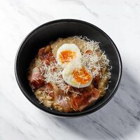 Овсяная каша с сыром чеддер, зеленью и беконом в Brancho