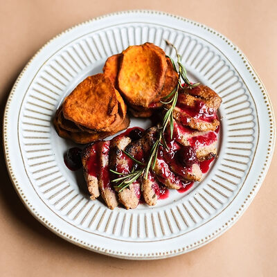 Утиная грудка с бататом в СВОИ по цене 36 р.