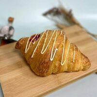 Круассан с малиной в Dolce goose